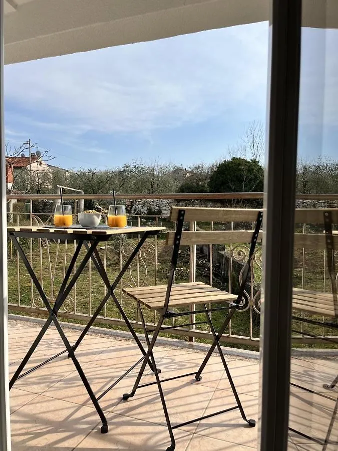 Apartment Lorun 47 Tar-Vabriga