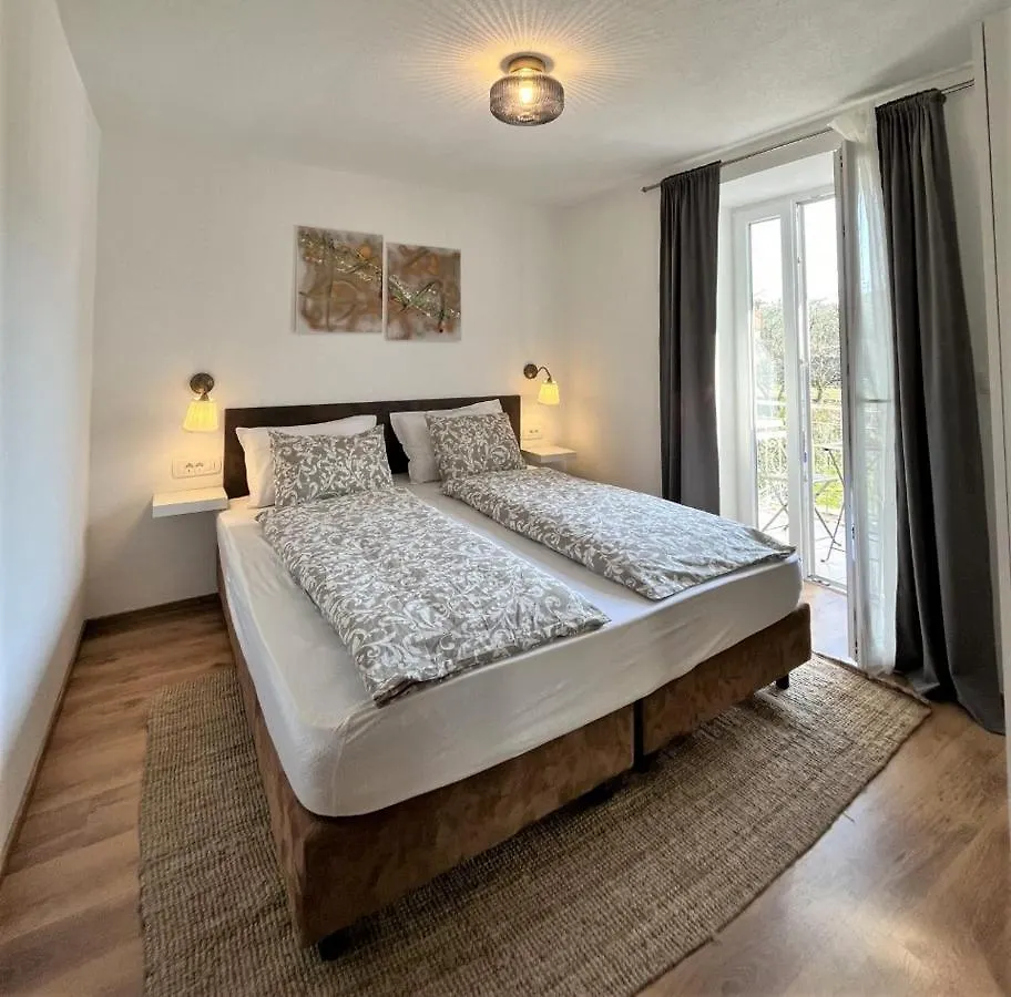 Apartment Lorun 47 Tar-Vabriga 0*,